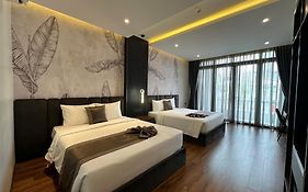 Lion 11 Hotel